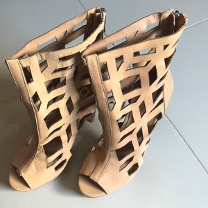 Two Lips 7.5 Leverage Cutout Booties Natural